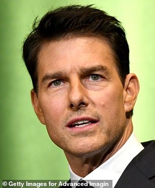 Bác sĩ thẩm mỹ gọi tên 5 tài tử tiêm chất làm đầy, có cả Beckham và Tom Cruise ảnh 2