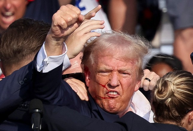 Nhận kết đắng vì bình luận máu lạnh về ông Trump ảnh 3