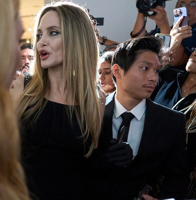 Angelina Jolie tìm bác sĩ thẩm mỹ cho Pax Thiên ảnh 1