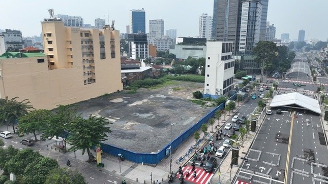 Why were 6 golden land areas in Ho Chi Minh City proposed by District 1 as parking lots? photo 10