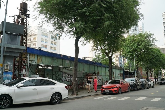 Why were 6 golden land areas in Ho Chi Minh City proposed by District 1 as parking lots? photo 12