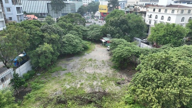 Why were 6 golden land areas in Ho Chi Minh City proposed by District 1 as parking lots? photo 14