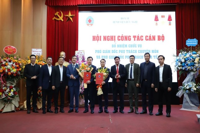 Bộ trưởng Y tế bổ nhiệm 2 Phó Giám đốc Bệnh viện Hữu nghị ảnh 1