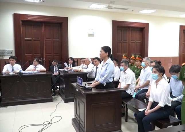 Vợ cựu Bí thư Tỉnh ủy Bến Tre muốn đem hơn 10 tỷ đồng khắc phục hậu quả cho chồng ảnh 4
