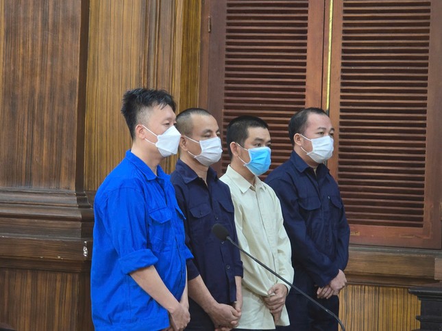Cán bộ hải quan tiếp tay buôn lậu hàng hóa trị giá trên 217 tỷ đồng ảnh 2