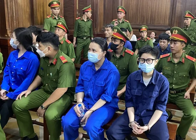 Vụ Hoài DJ cầm đầu đường dây ma túy: Bị cáo khai cách thức điều chế nước vui- Ảnh 4. Vụ Hoài DJ cầm đầu đường dây ma túy: Bị cáo khai cách thức điều chế nước vui- Ảnh 4.