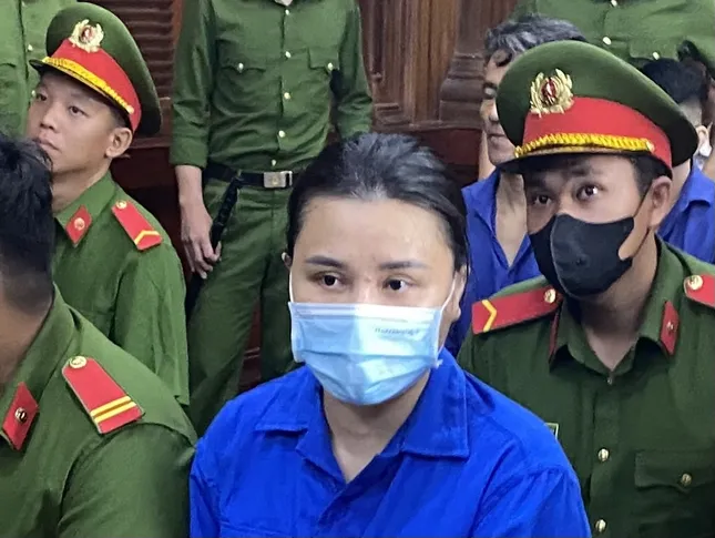 Vụ Hoài DJ cầm đầu đường dây ma túy: Chủ tọa bất ngờ đặt 4 câu hỏi cho đại diện Viện kiểm sát ảnh 2