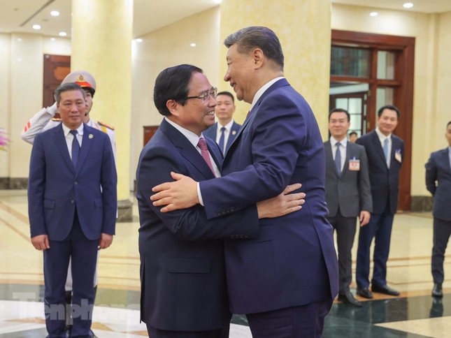 Thủ tướng Phạm Minh Chính đề nghị Trung Quốc dành ưu tiên cao cho hợp tác đường sắt ảnh 1