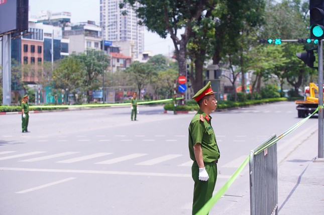 Chủ tịch nước Lương Cường ra sân bay đón Tổng Bí thư, Chủ tịch Trung Quốc Tập Cận Bình ảnh 11