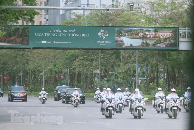 Chủ tịch nước Lương Cường ra sân bay đón Tổng Bí thư, Chủ tịch Trung Quốc Tập Cận Bình ảnh 1