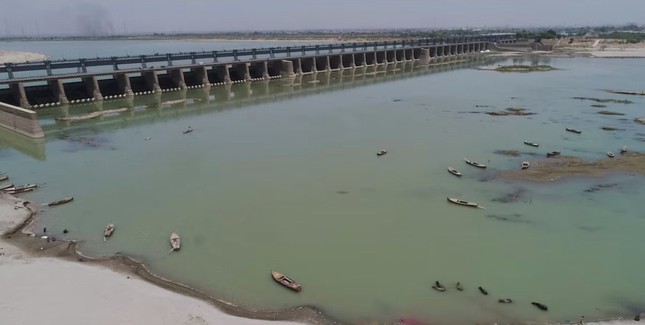 Người Pakistan hoảng sợ vì đòn trả đũa của Ấn Độ ảnh 2