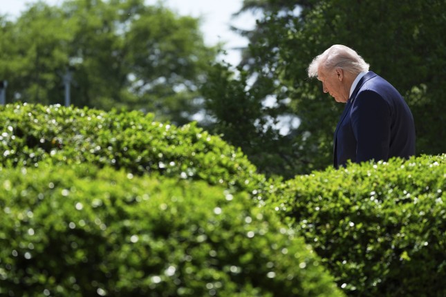 Đàm phán trục trặc, Tổng thống Mỹ Trump đe dọa khách hàng của Iran ảnh 1