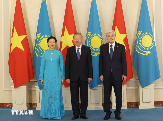 Việt Nam – Kazakhstan nâng cấp quan hệ, ký nhiều thỏa thuận hợp tác ảnh 2