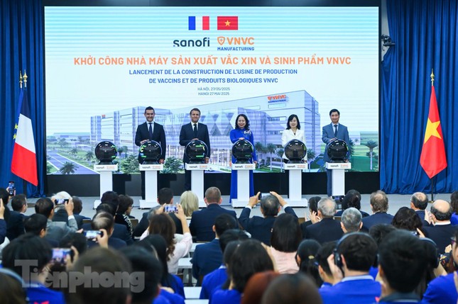 Tổng thống Pháp Emmanuel Macron giao lưu với các sinh viên Hà Nội ảnh 4