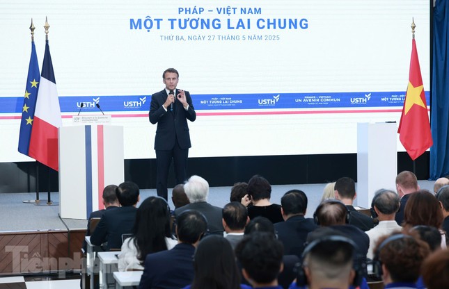 Tổng thống Pháp Emmanuel Macron giao lưu với các sinh viên Hà Nội ảnh 1