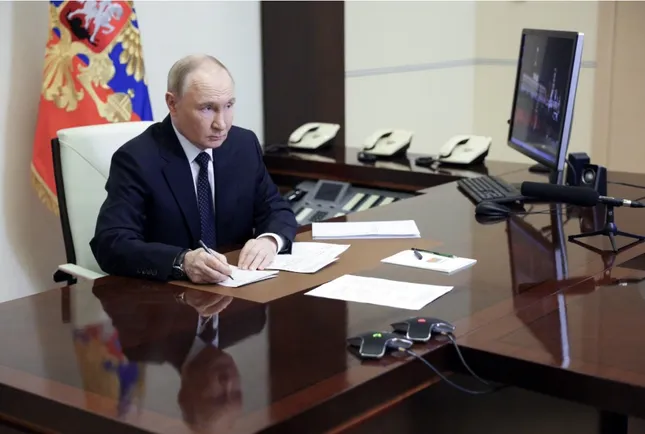 Tổng thống Putin và Tổng thống Trump điện đàm về vụ tấn công của Ukraine ảnh 1