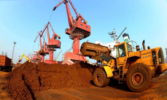 Ngành quan trọng của thế giới chao đảo khi Trung Quốc dùng &apos;át chủ bài&apos; ảnh 1