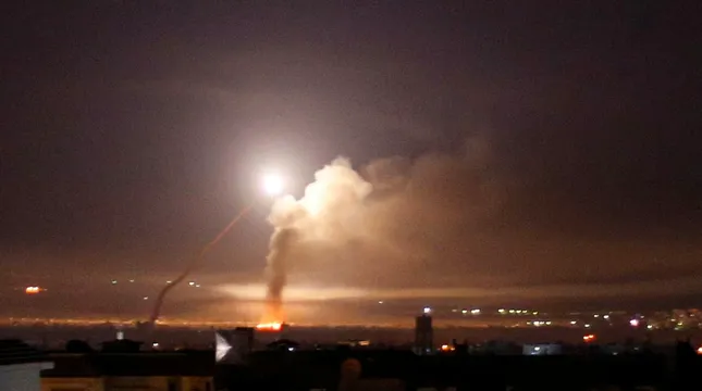 Bộ Ngoại giao khuyến cáo công dân Việt Nam không đến Israel và Iran ảnh 1