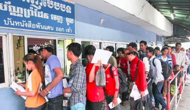 Ông Hun Sen kêu gọi người Campuchia ở Thái Lan về nước ảnh 1
