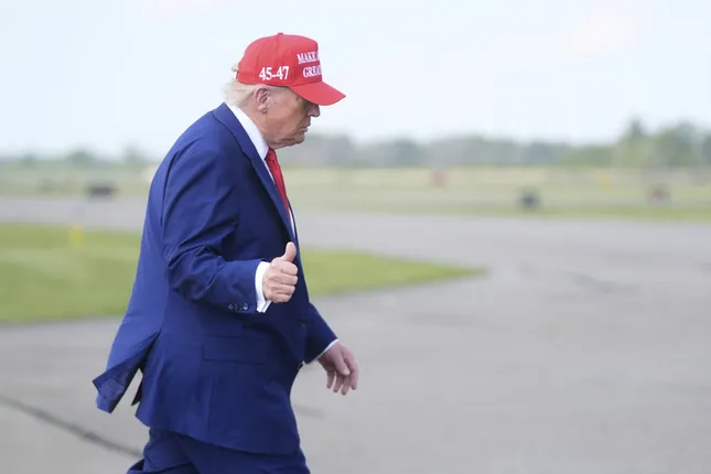 Ván cược nguy hiểm của Tổng thống Mỹ Trump ảnh 1