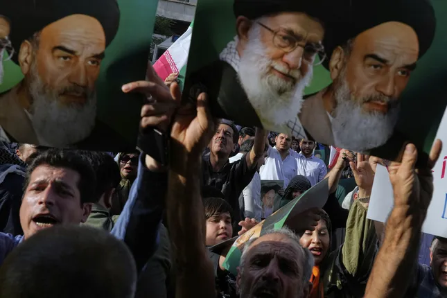 Hàng loạt đòn đau khó ép Iran khuất phục ảnh 1