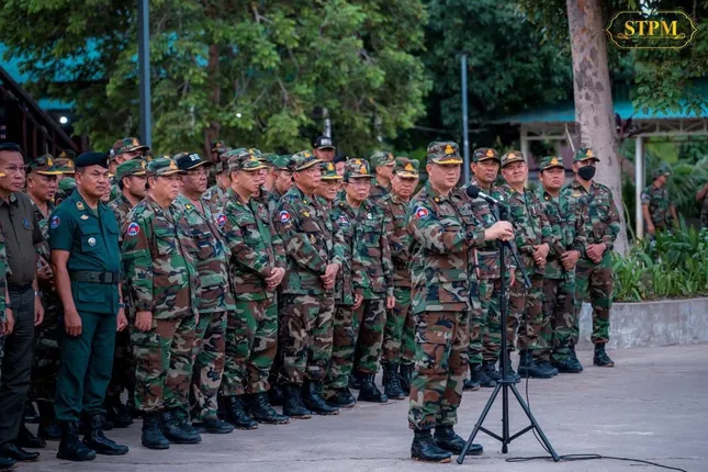 Thủ tướng Campuchia thăm lực lượng tuyến đầu ảnh 3