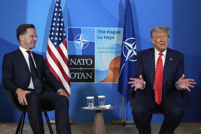 Nhà Trắng gọi ông Trump là ‘bố’ sau phát biểu của lãnh đạo NATO ảnh 1
