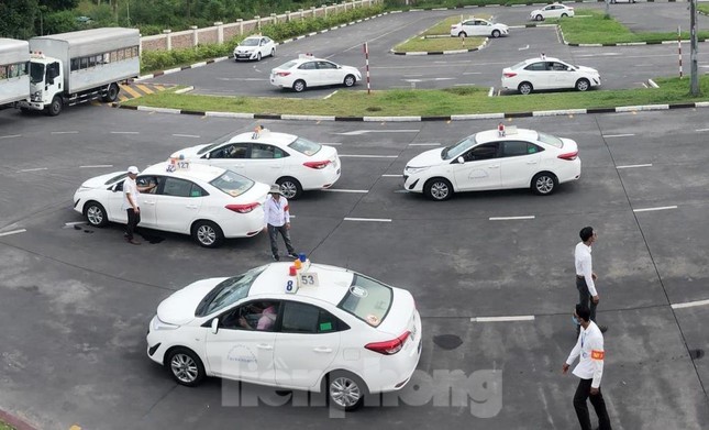 Sẽ tiếp nhận thủ tục đổi, cấp lại giấy phép lái xe tại công an cấp xã ảnh 1