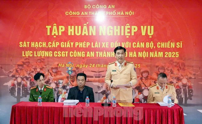 Công an Hà Nội tổ chức tập huấn, sẵn sàng tiếp nhận nhiệm vụ sát hạch cấp giấy phép lái xe ảnh 2