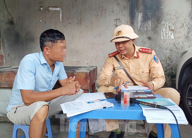 CSGT Hà Nội tuần tra đón lõng loạt xe quá tải ảnh 5