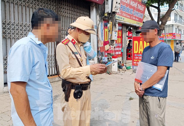 CSGT Hà Nội tuần tra đón lõng loạt xe quá tải ảnh 3