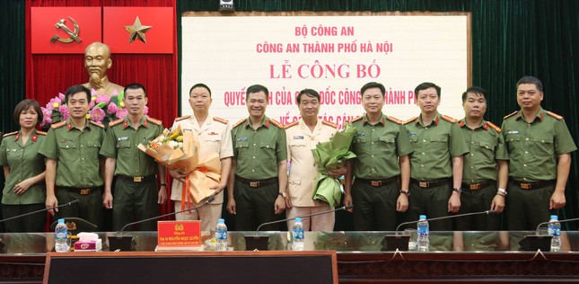 30 lãnh đạo cấp phòng và tương đương thuộc Công an Hà Nội nghỉ hưu trước tuổi ảnh 3
