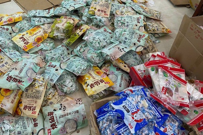 Công nghệ 'phù phép' hàng tấn kẹo Trung Quốc thành hàng Nhật ảnh 1