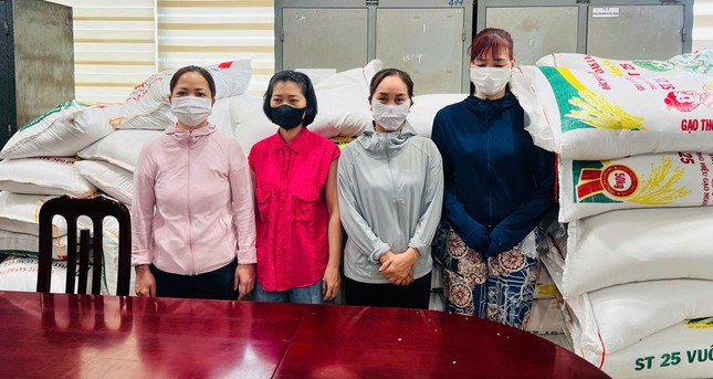 Hà Nội: Hai chủ cửa hàng bắt tay sản xuất, tiêu thụ hàng chục tấn gạo ST25 giả ảnh 1