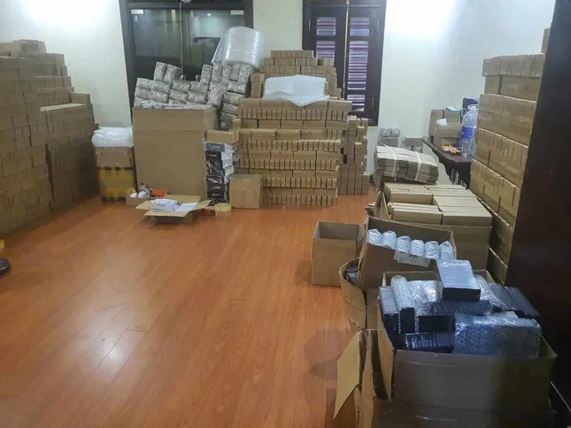 Hà Nội: Triệt phá đường dây bán hàng giả thương hiệu Marshall quy mô lớn ảnh 4
