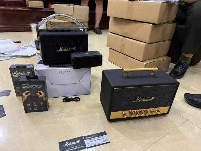 Hà Nội: Triệt phá đường dây bán hàng giả thương hiệu Marshall quy mô lớn ảnh 5
