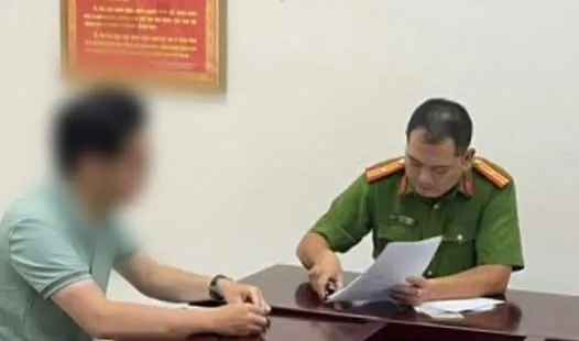 Hà Nội: Làm rõ người đàn ông &apos;thoát y&apos; bám theo cô gái trong đêm ảnh 1