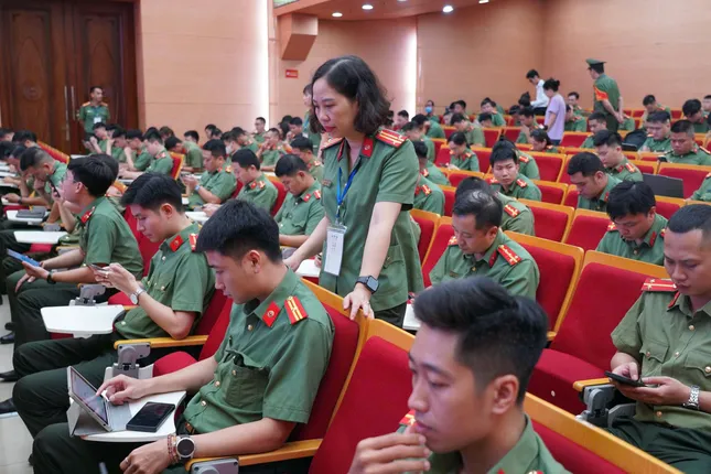 1.500 cán bộ, chiến sĩ Công an Thủ đô thi đánh giá về chuyển đổi số ảnh 3