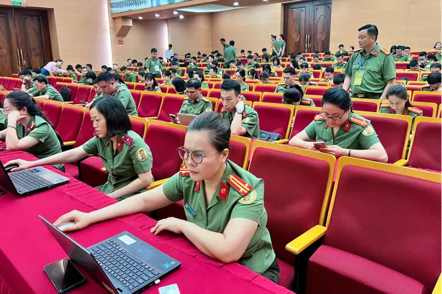 1.500 cán bộ, chiến sĩ Công an Thủ đô thi đánh giá về chuyển đổi số ảnh 4