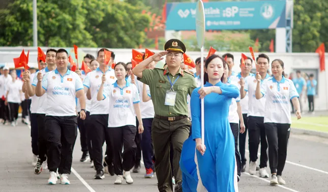 Gần 1.000 vận động viên tham dự Hội thao Công an Thủ đô năm 2025 ảnh 10