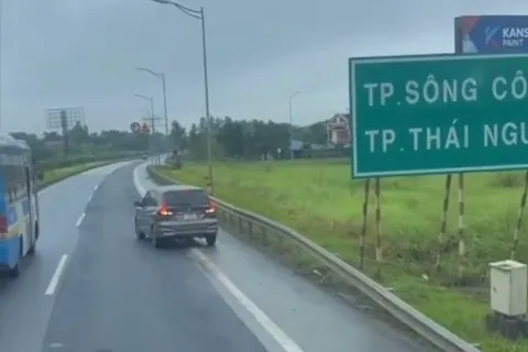 Lùi xe trên cao tốc Hà Nội - Thái Nguyên, nữ tài xế bị phạt 35 triệu đồng ảnh 1