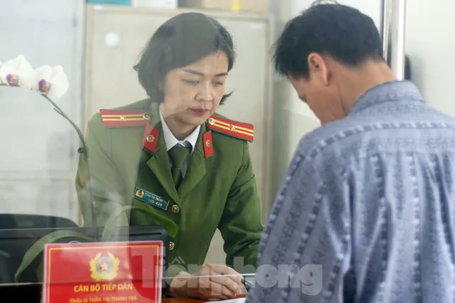 Công an Hà Nội tạm dừng nhận hồ sơ một số thủ tục trên VNeID đến 30/6 ảnh 1