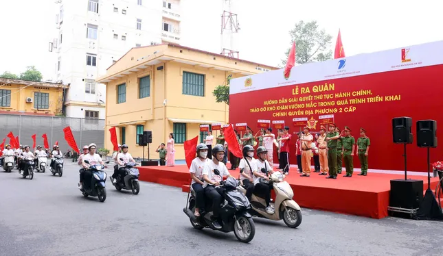 Ra quân hướng dẫn thủ tục hành chính trong triển khai chính quyền địa phương 2 cấp ảnh 4
