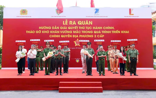 Ra quân hướng dẫn thủ tục hành chính trong triển khai chính quyền địa phương 2 cấp ảnh 3