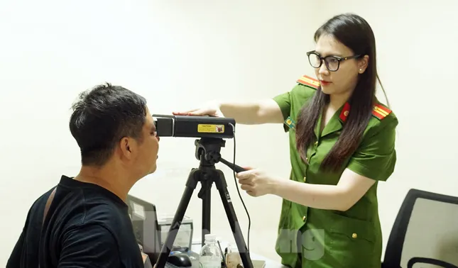 Hình ảnh ngày đầu hoạt động của công an xã, phường mới ở Hà Nội ảnh 5