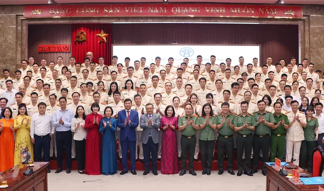 Biểu dương gương điển hình tiên tiến tiêu biểu Công an Thủ đô ảnh 1