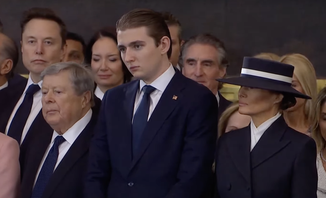 Diện mạo Barron Trump trong lễ nhậm chức của cha ảnh 4