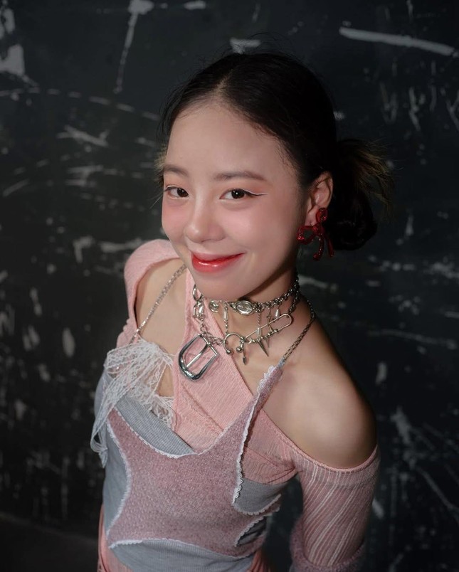 Ca sĩ Wren Evans xin lỗi ảnh 2