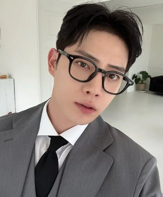 Người mẫu nổi tiếng đột ngột qua đời ở tuổi 29 - Ảnh 1. Người mẫu nổi tiếng đột ngột qua đời ở tuổi 29 - Ảnh 1.
