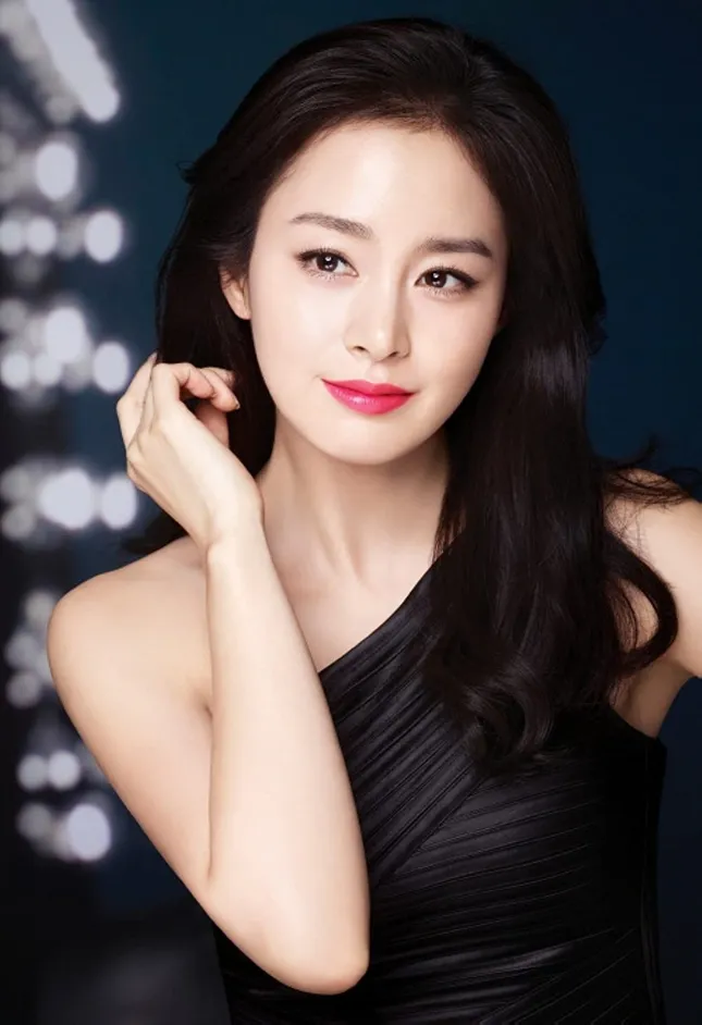 Kim Tae Hee ở tuổi 45 ảnh 3